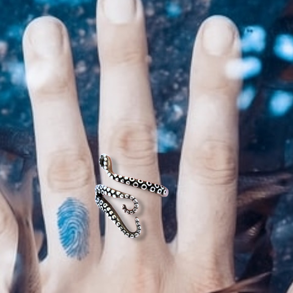 925 Silver Antiqued Carpal Knobs on Kraken Octopus Tentacle Bypass ring … - Picture 2 of 7